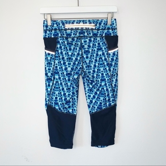 Athleta Free To Be Knicker Capris Tie Dye Blue size XS - Picture 4 of 8
